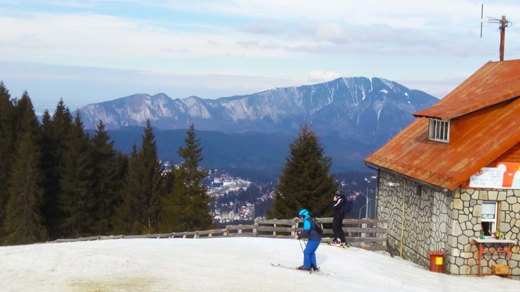 Masivul Postavaru vazut de pe partiile din Predeal